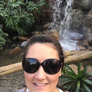 Meet your Posher, Melissa